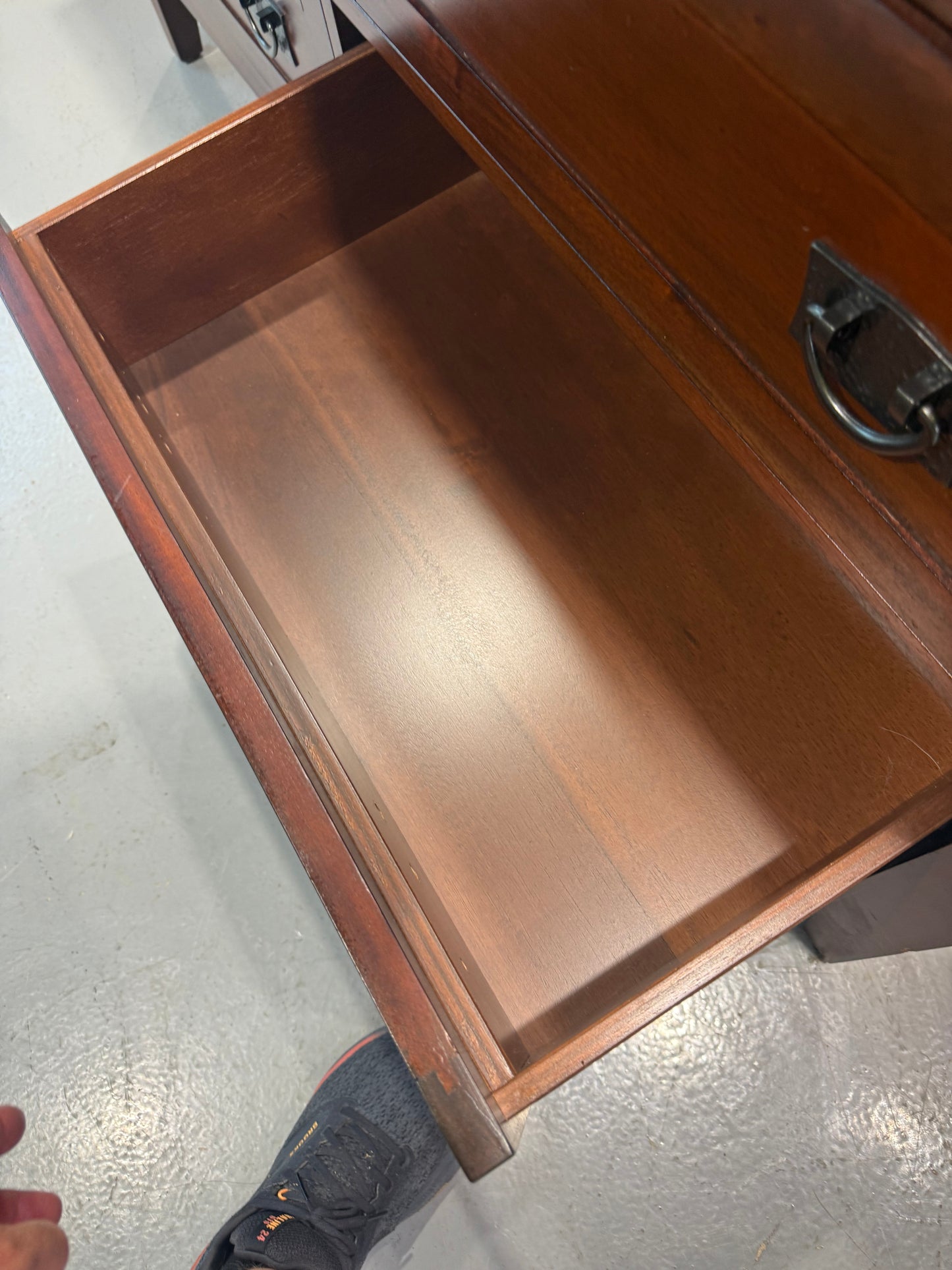 Dresser w/ 6 Drawers