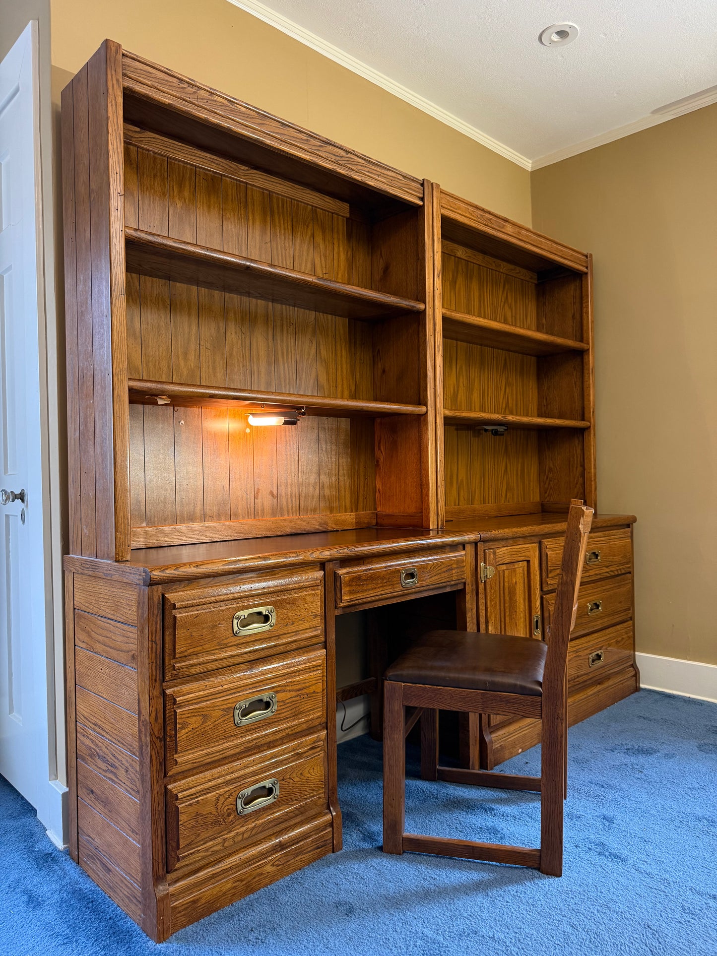 Young Hinkle Desk/Dresser