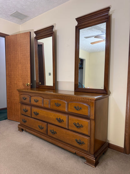 Bassett Dresser w/ 2 Mirrors