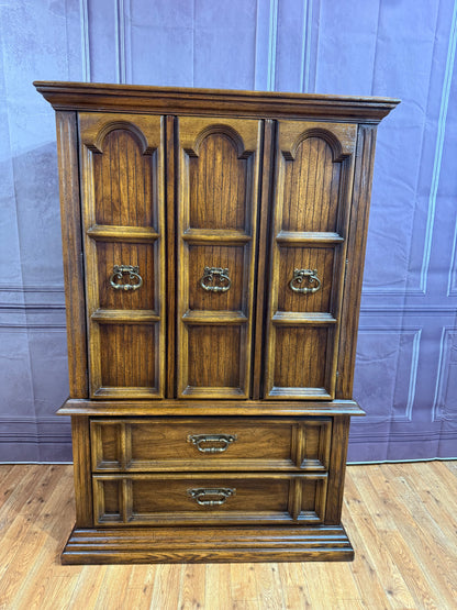 Vintage Broyhill Chest of Drawers