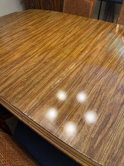 Table & 6 Chairs