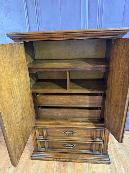 Vintage Broyhill Chest of Drawers