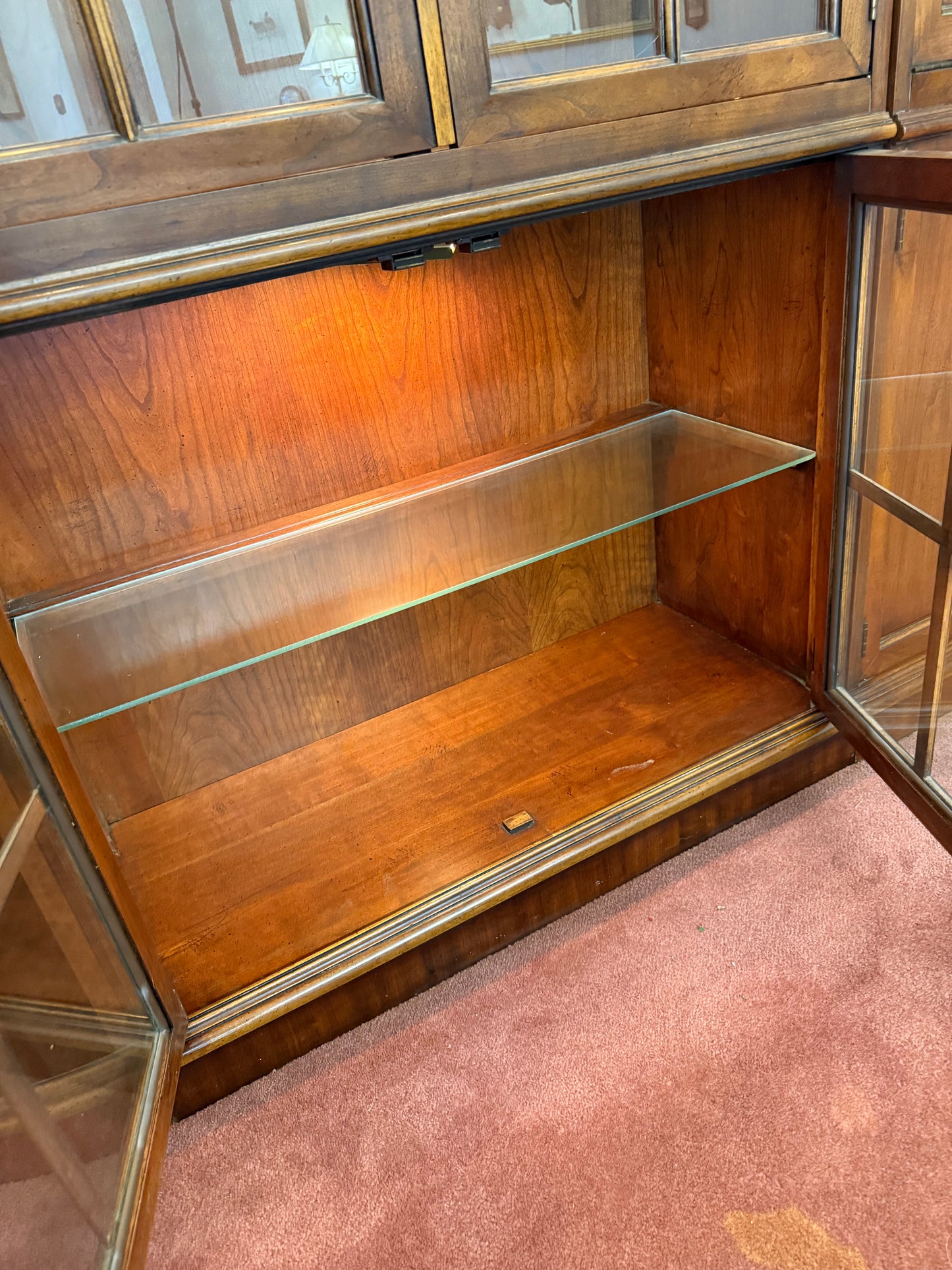 China Cabinet / Bookcase