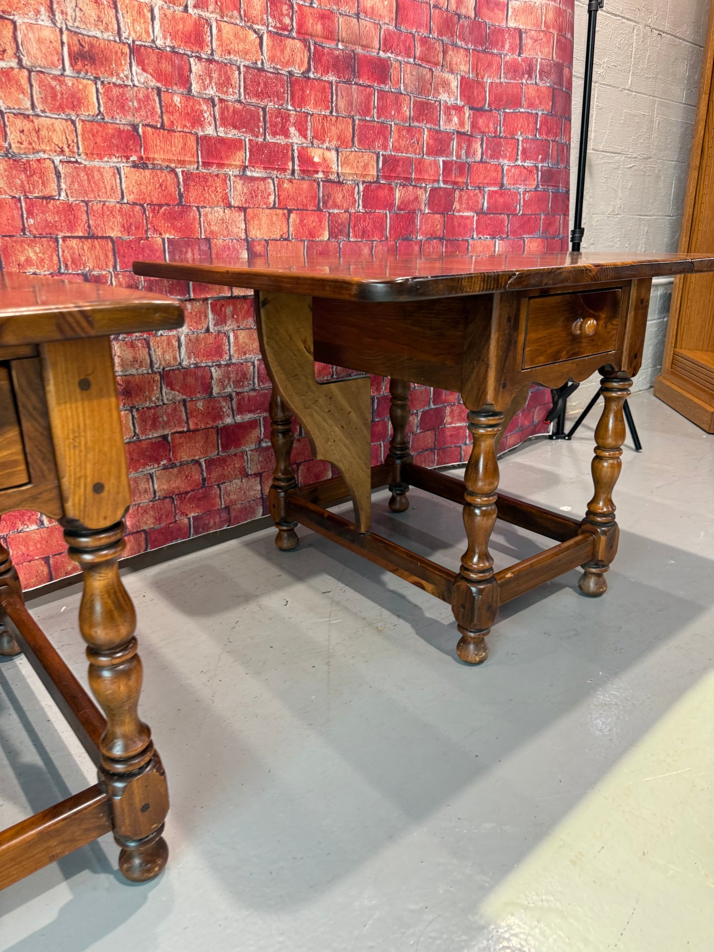 Kling End Tables