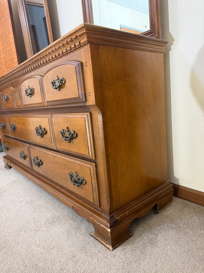 Bassett Dresser w/ 2 Mirrors