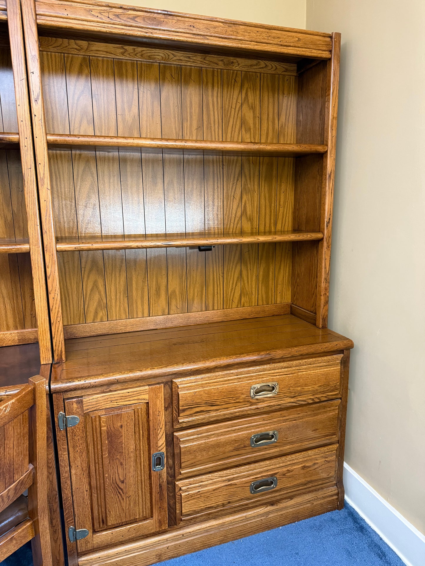 Young Hinkle Desk/Dresser