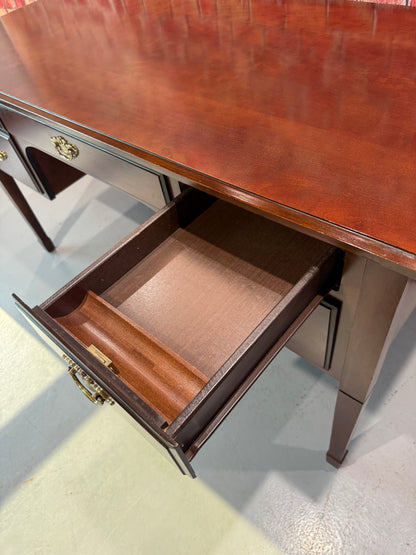 Bombay Desk
