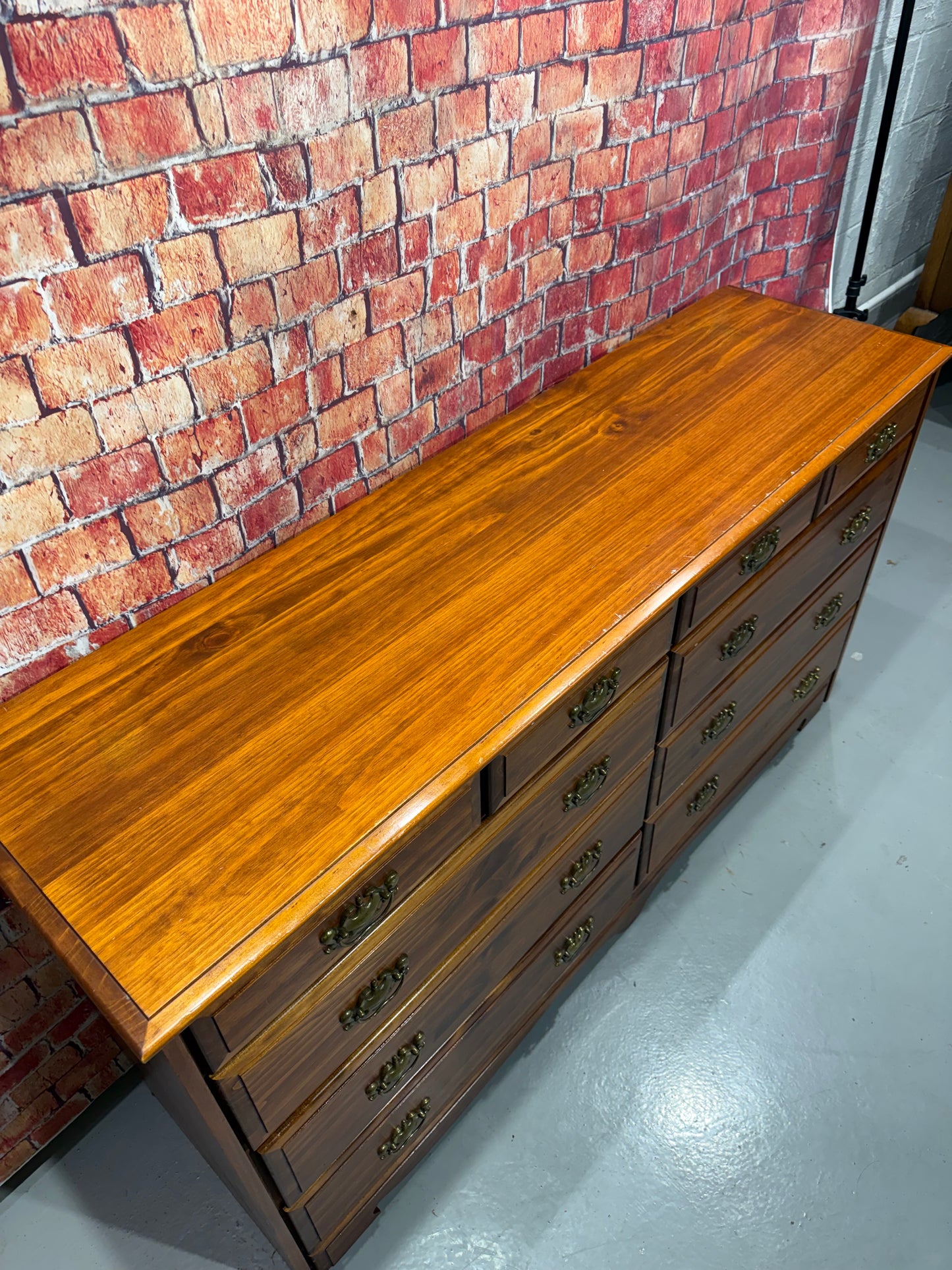 Dresser w/ 10 Drawers