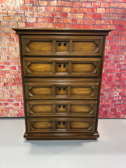 Chest of Drawers - Vintage
