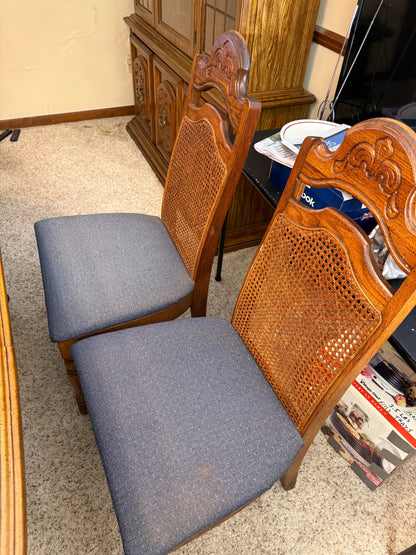 Table & 6 Chairs