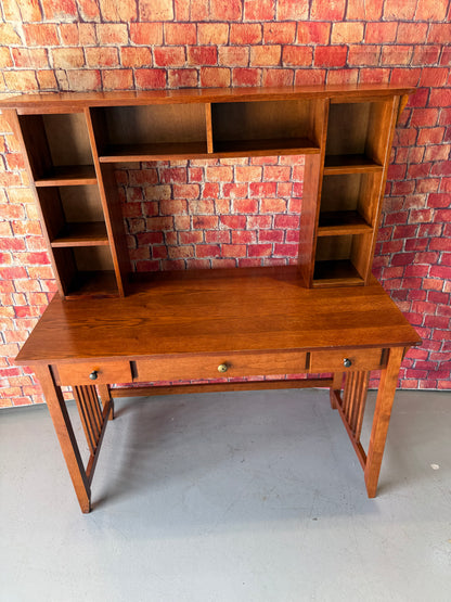 Desk with Hutch/Bookshelf