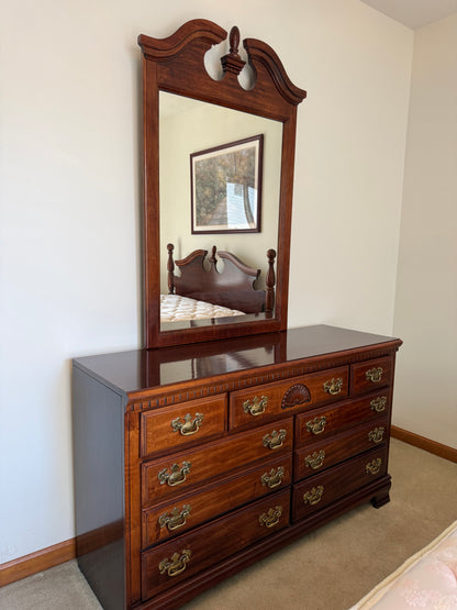 Lea Dresser & Mirror