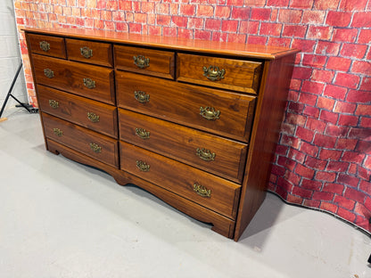 Dresser w/ 10 Drawers