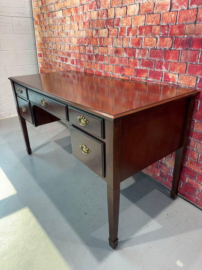 Bombay Desk