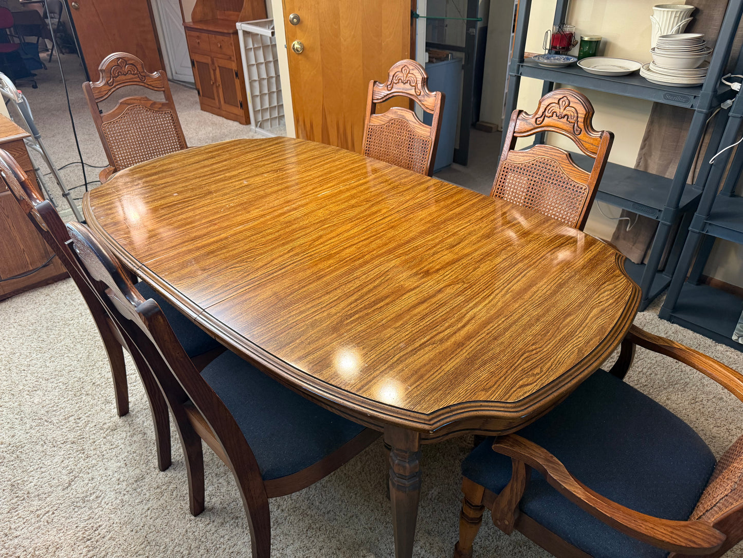 Table & 6 Chairs