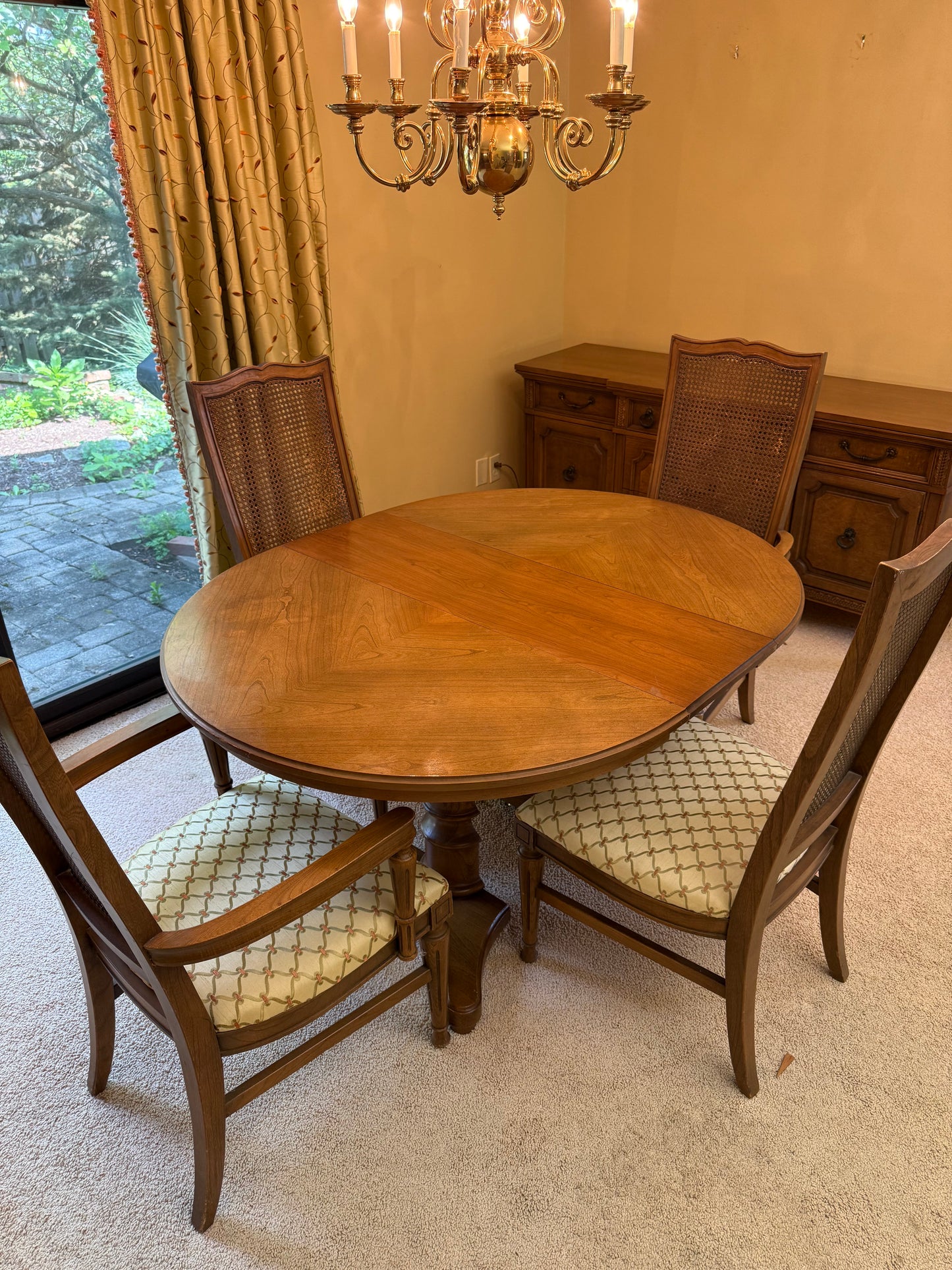 Vintage Dining Table w/4 Chairs