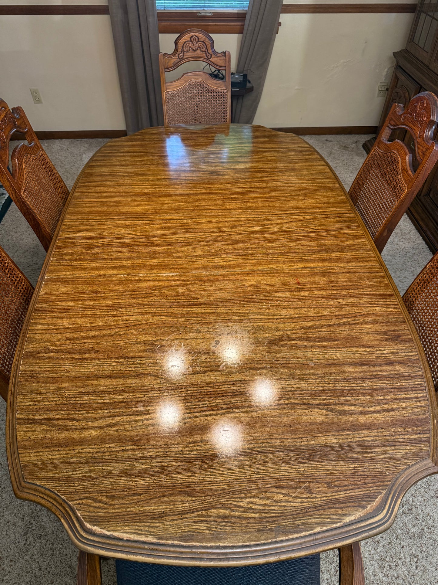 Table & 6 Chairs
