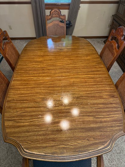 Table & 6 Chairs