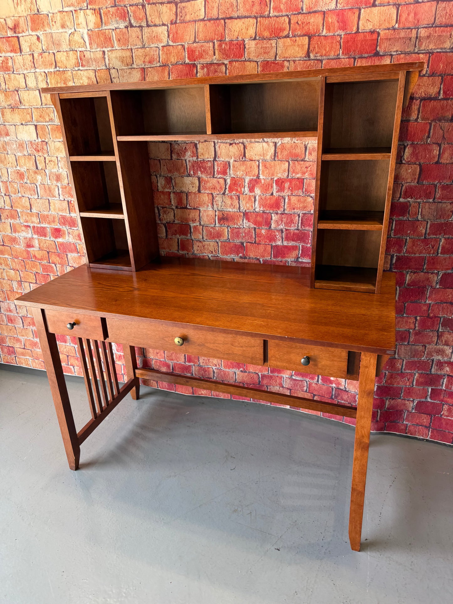 Desk with Hutch/Bookshelf