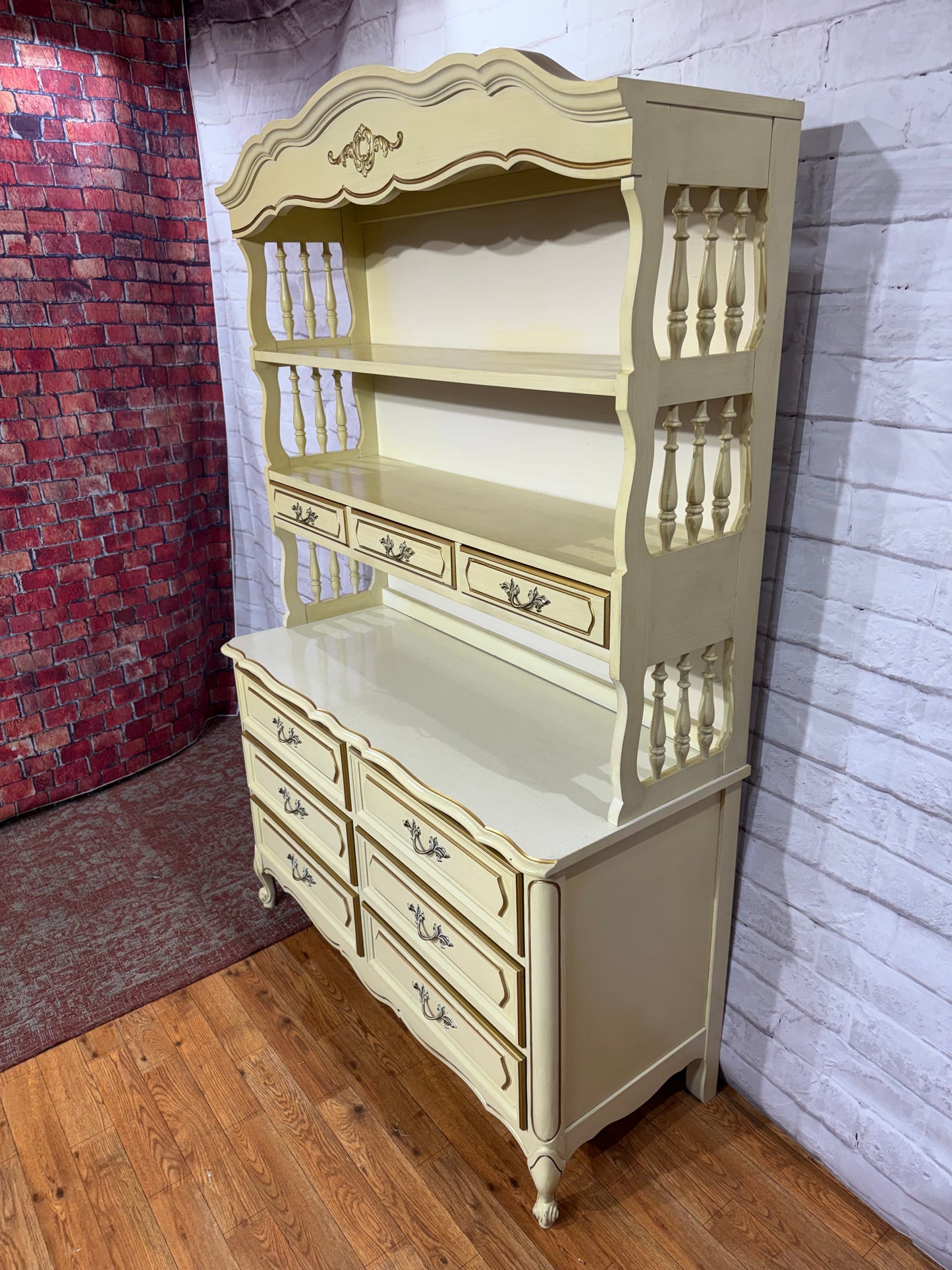 Henry Link Dresser & Hutch