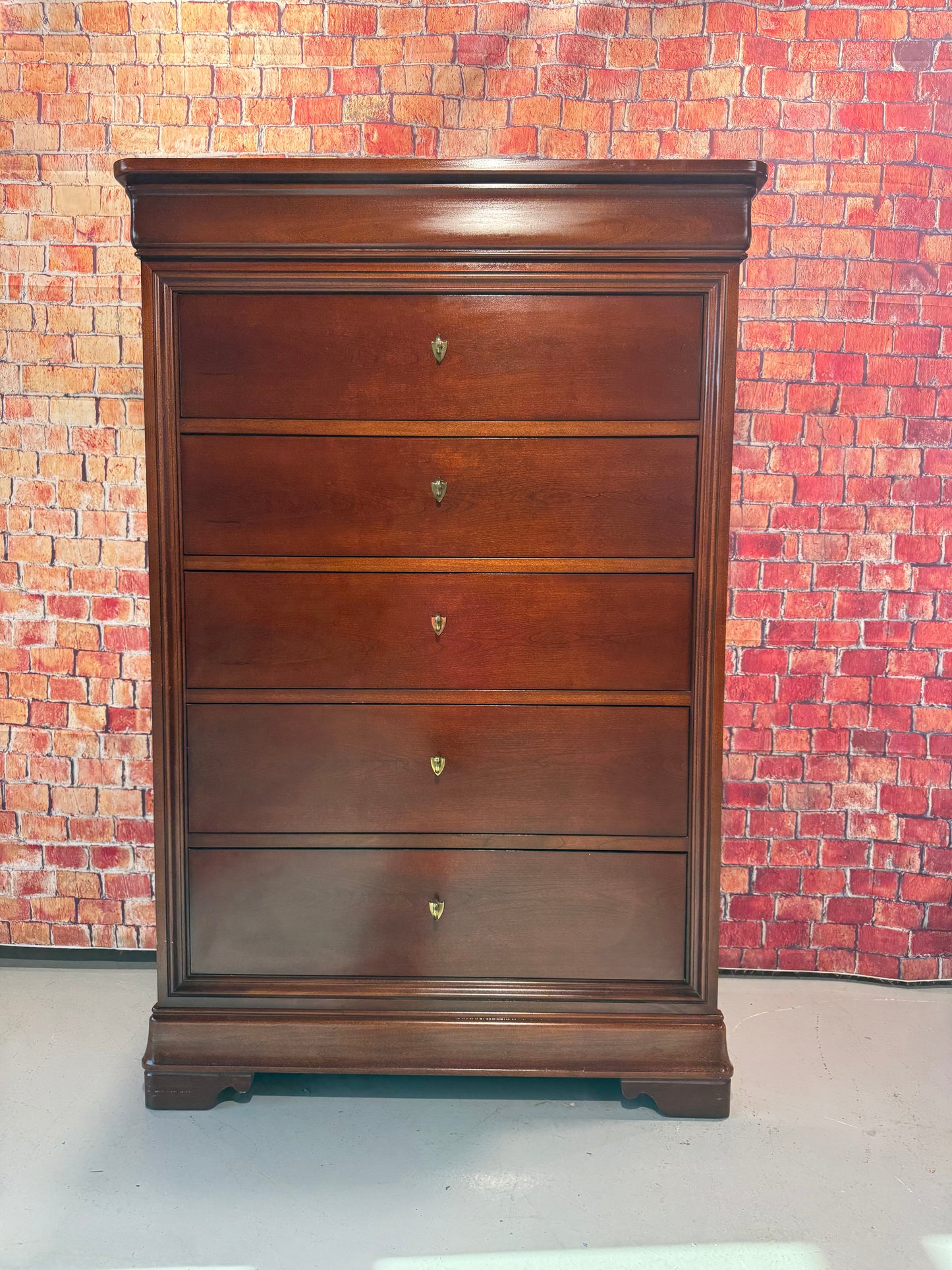 Thomasville Chest of Drawers