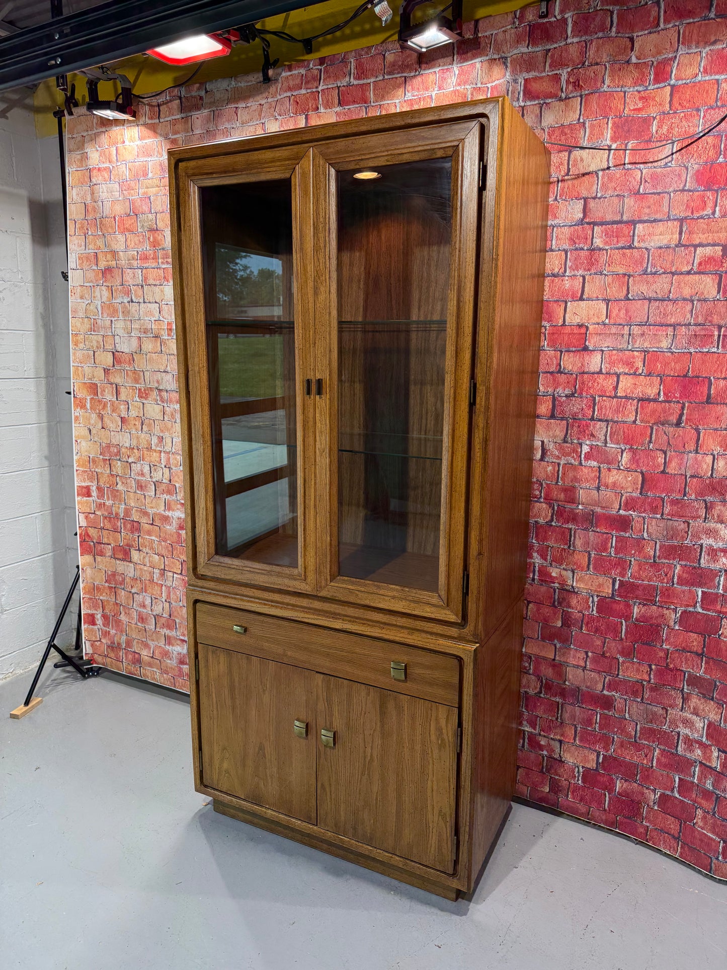 China Cabinet / Bookcase
