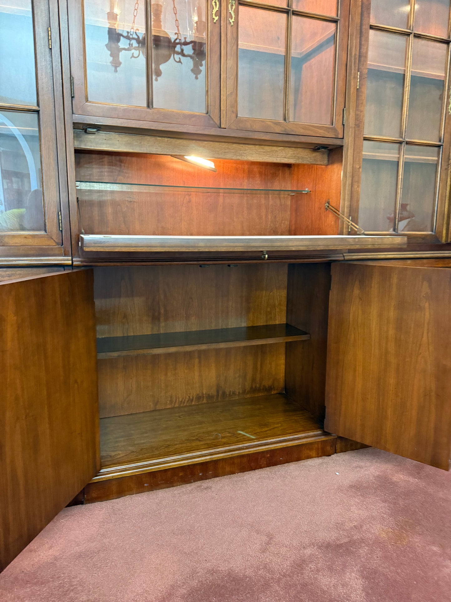 China Cabinet / Bookcase