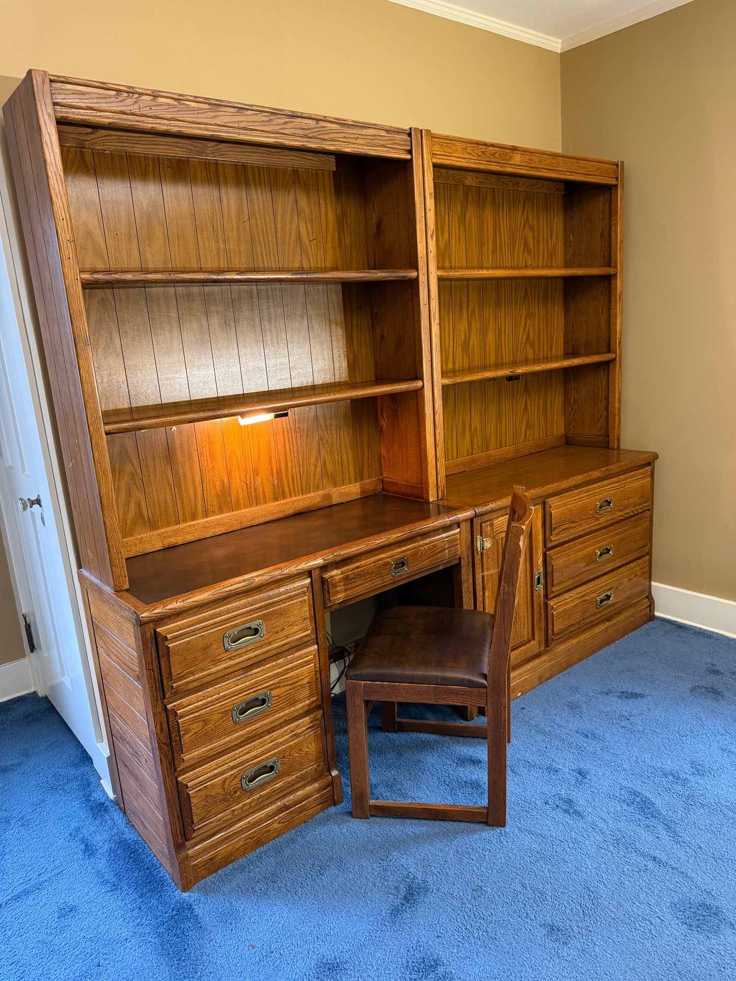 Young Hinkle Desk/Dresser