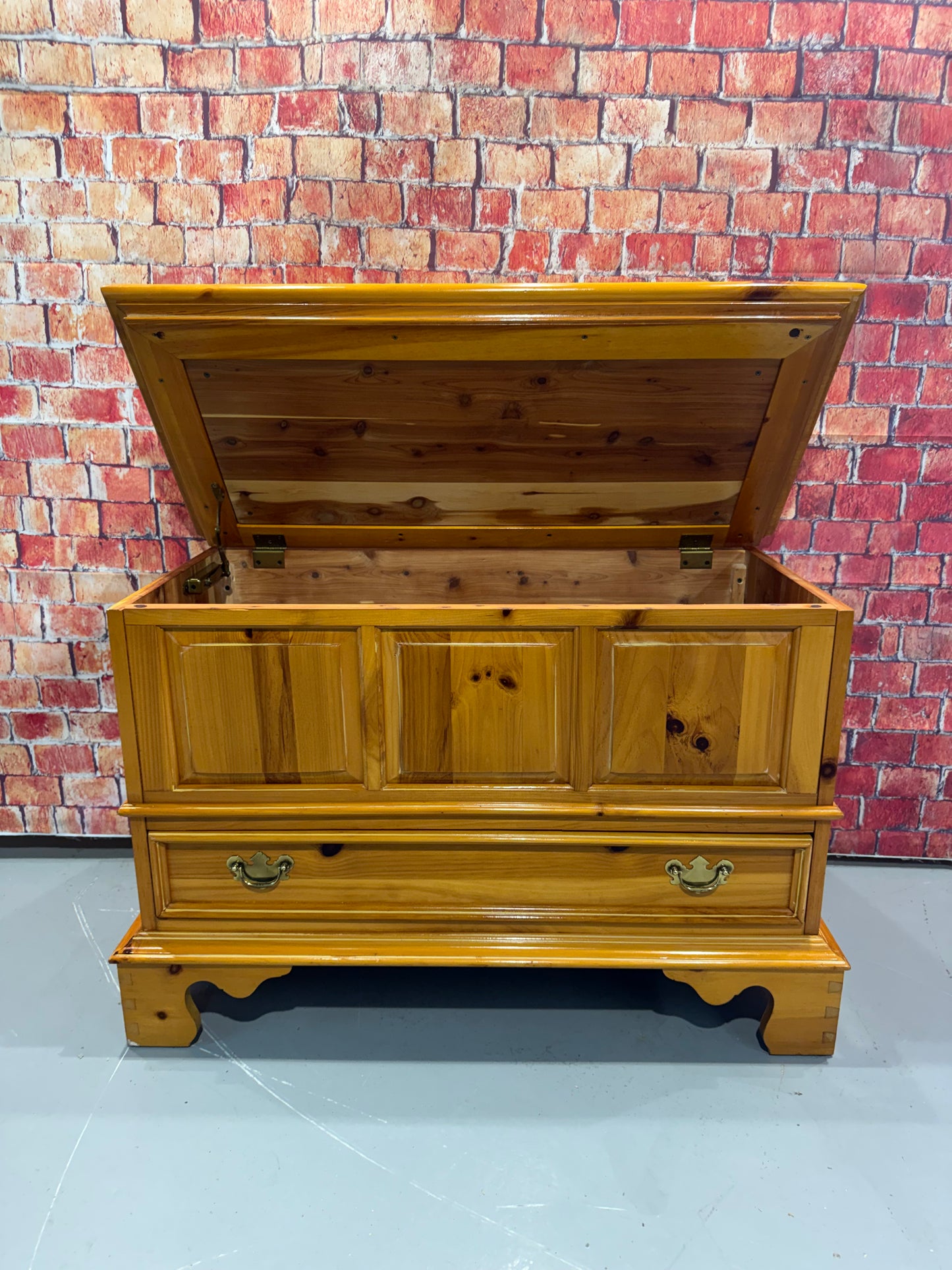 Lexington Cedar Chest