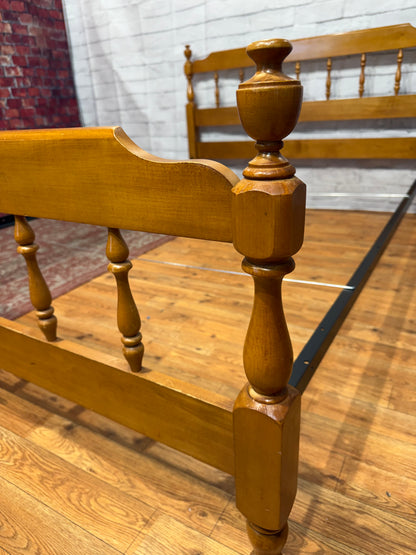 Maple Full Size Bed