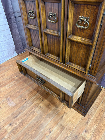 Vintage Broyhill Chest of Drawers