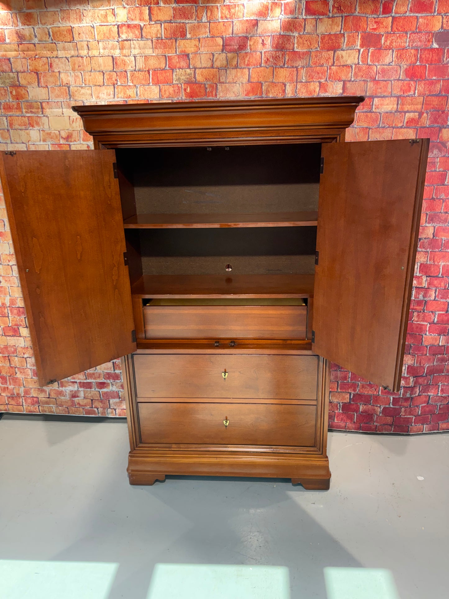 Thomasville Armoire