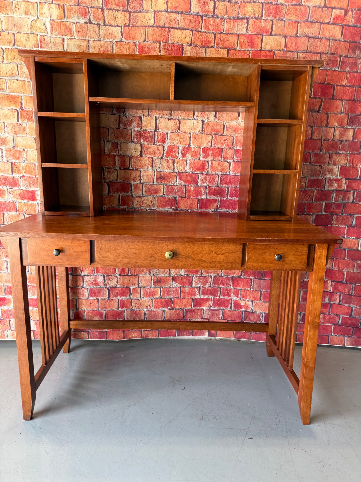 Desk with Hutch/Bookshelf
