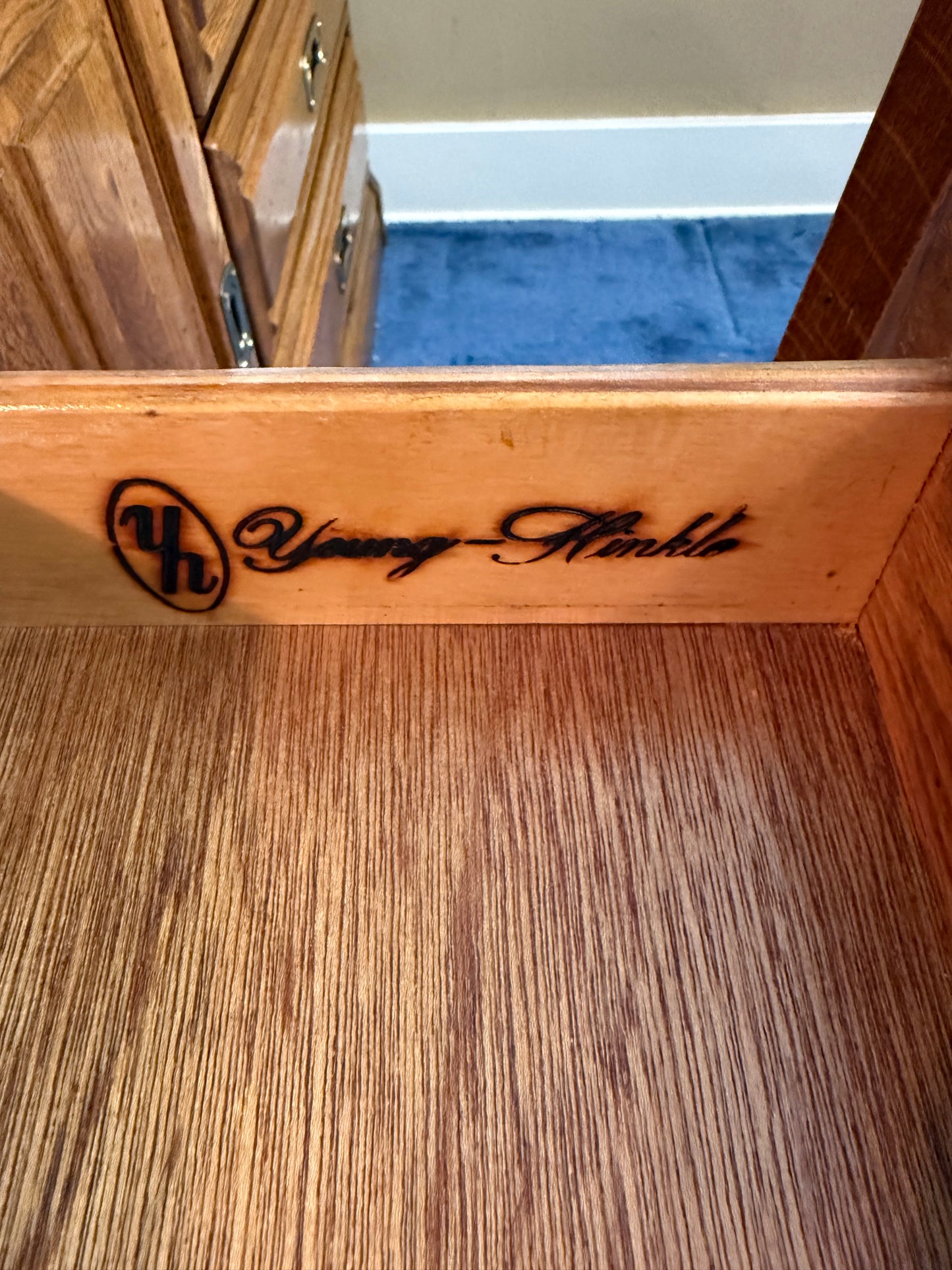 Young Hinkle Desk/Dresser