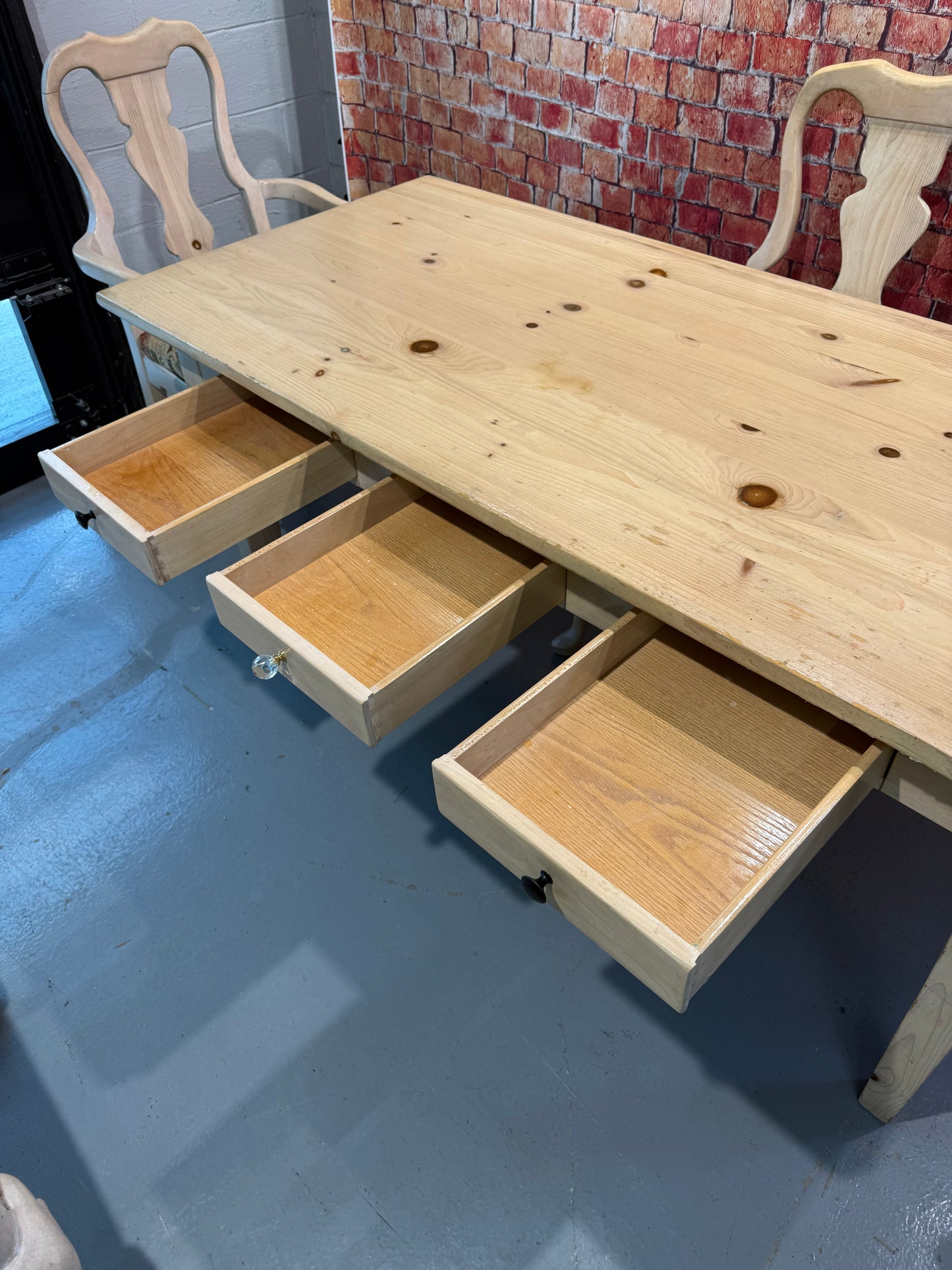 Pottery Barn Dining Table & 4 Chairs