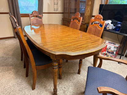 Table & 6 Chairs