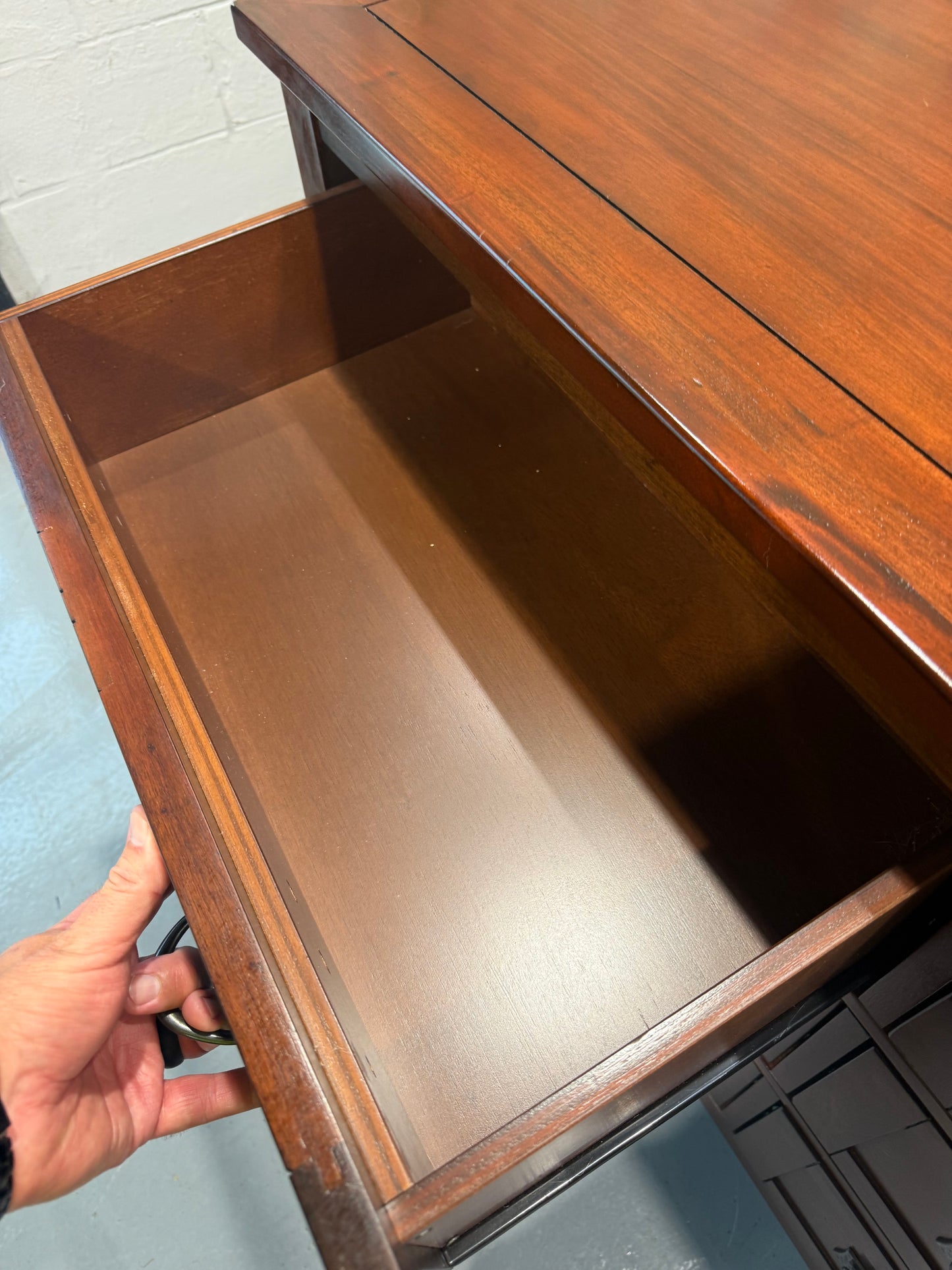 Dresser w/ 6 Drawers