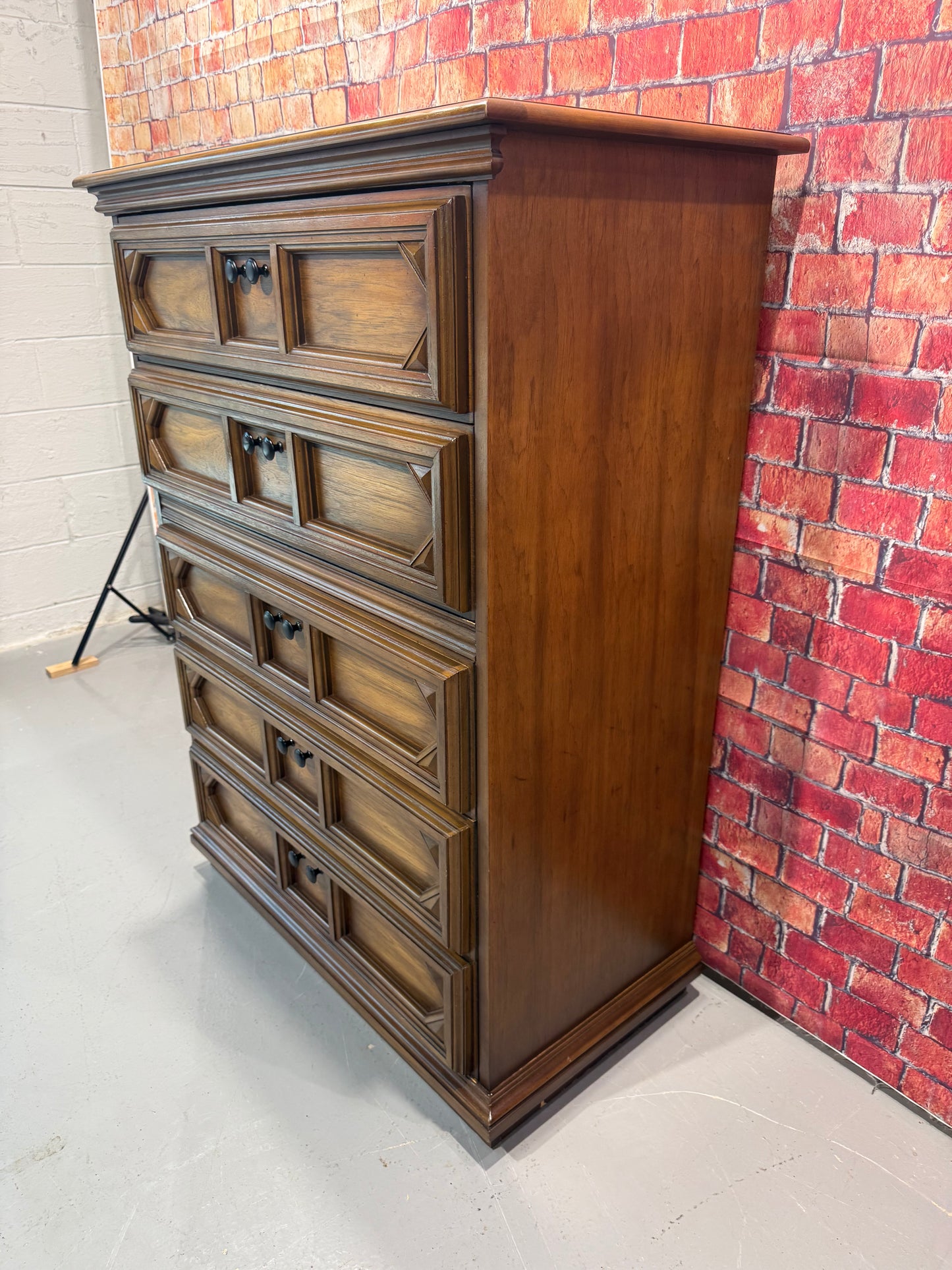 Chest of Drawers - Vintage