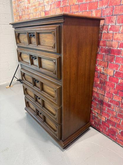 Chest of Drawers - Vintage