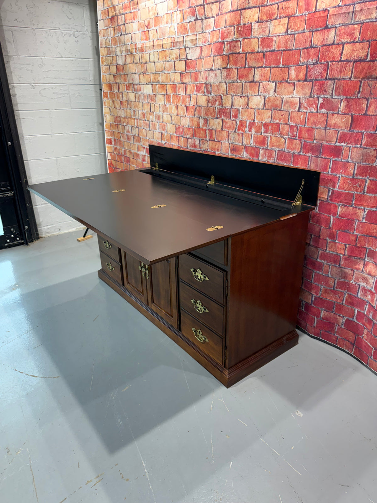 Buffet Table / Sideboard - Thomasville