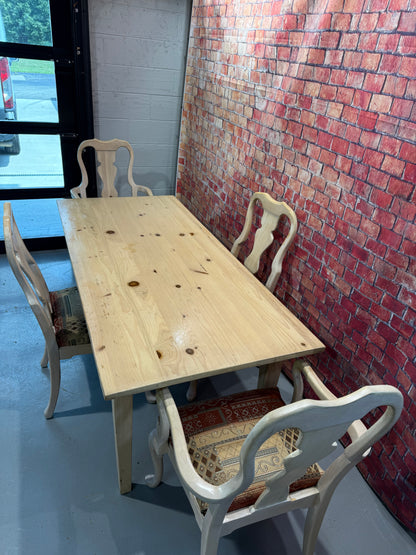 Pottery Barn Dining Table & 4 Chairs