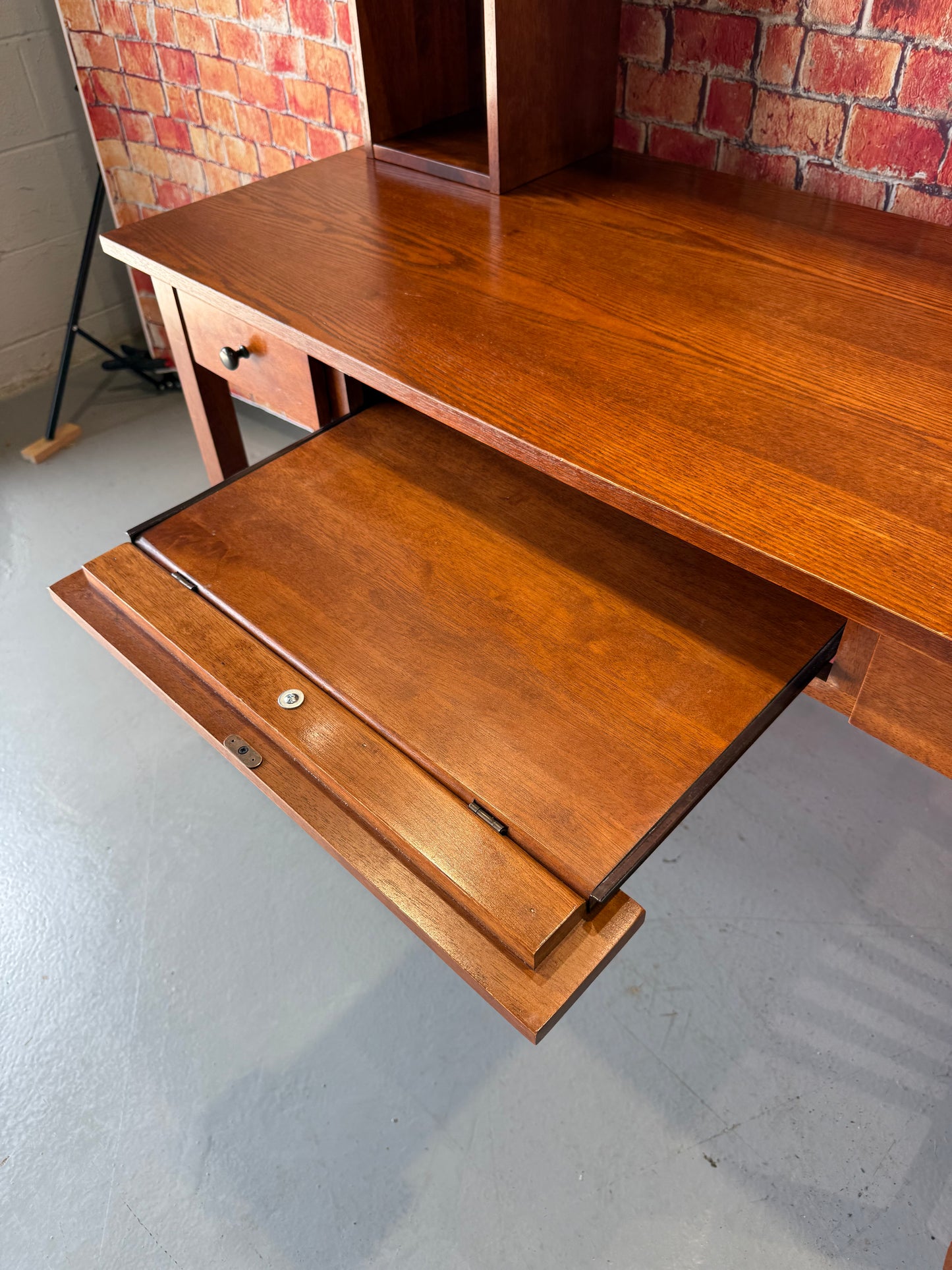 Desk with Hutch/Bookshelf