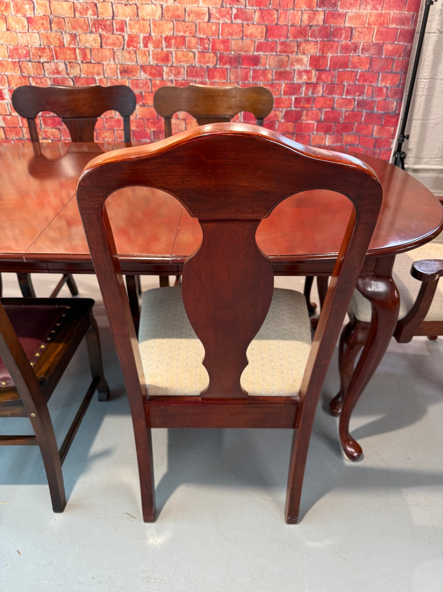 Dining Table & 6 Chairs