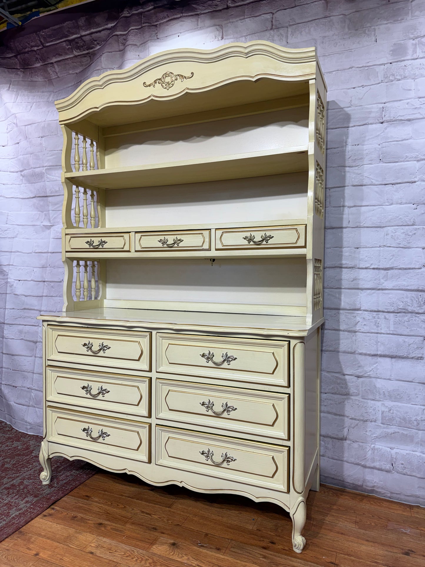 Henry Link Dresser & Hutch