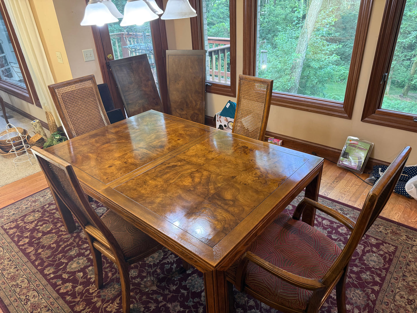 Dining Table & 4 Chairs