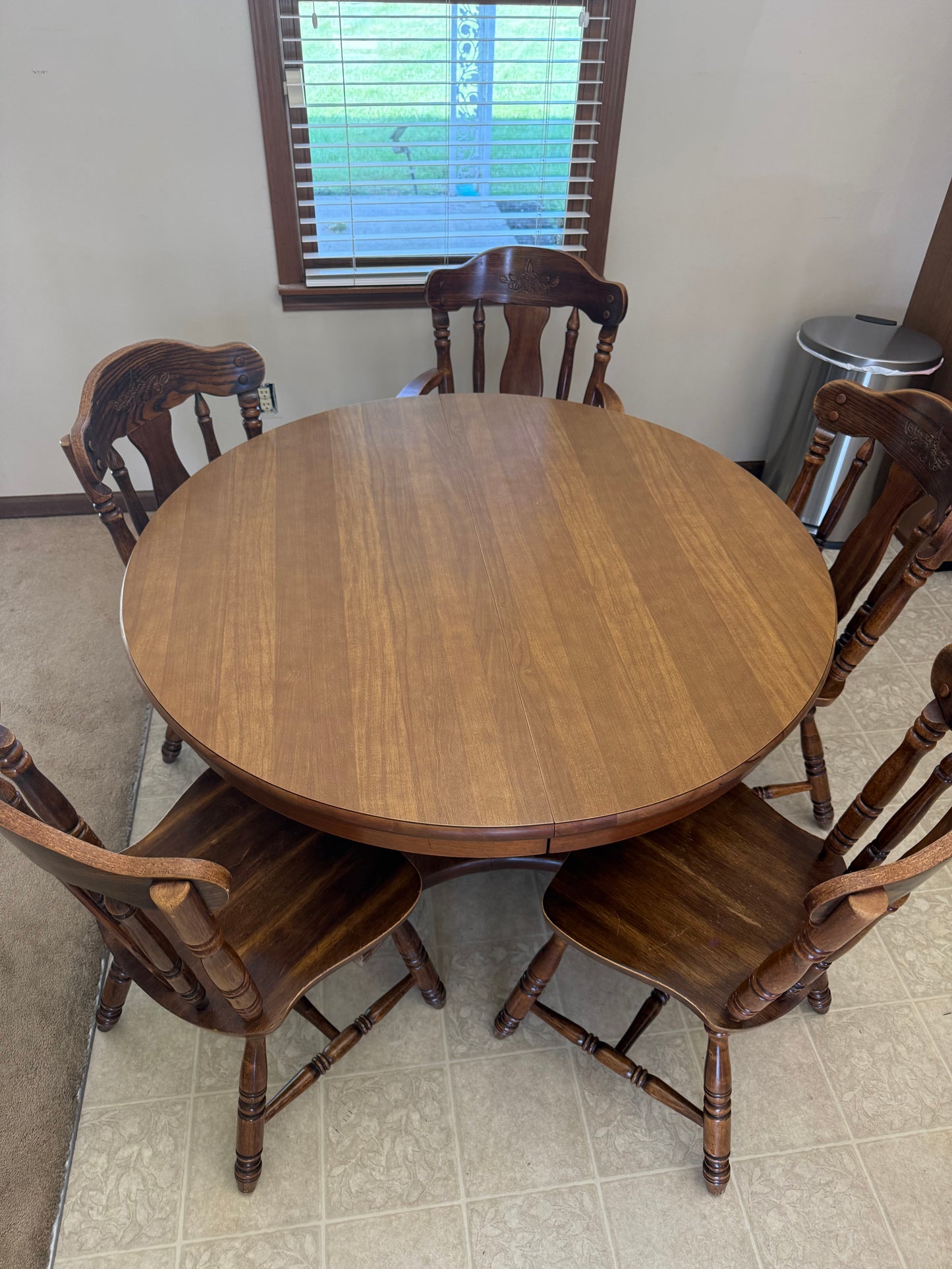 Dining Table & 5 Chairs