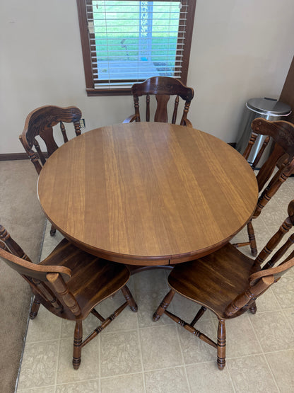 Dining Table & 5 Chairs