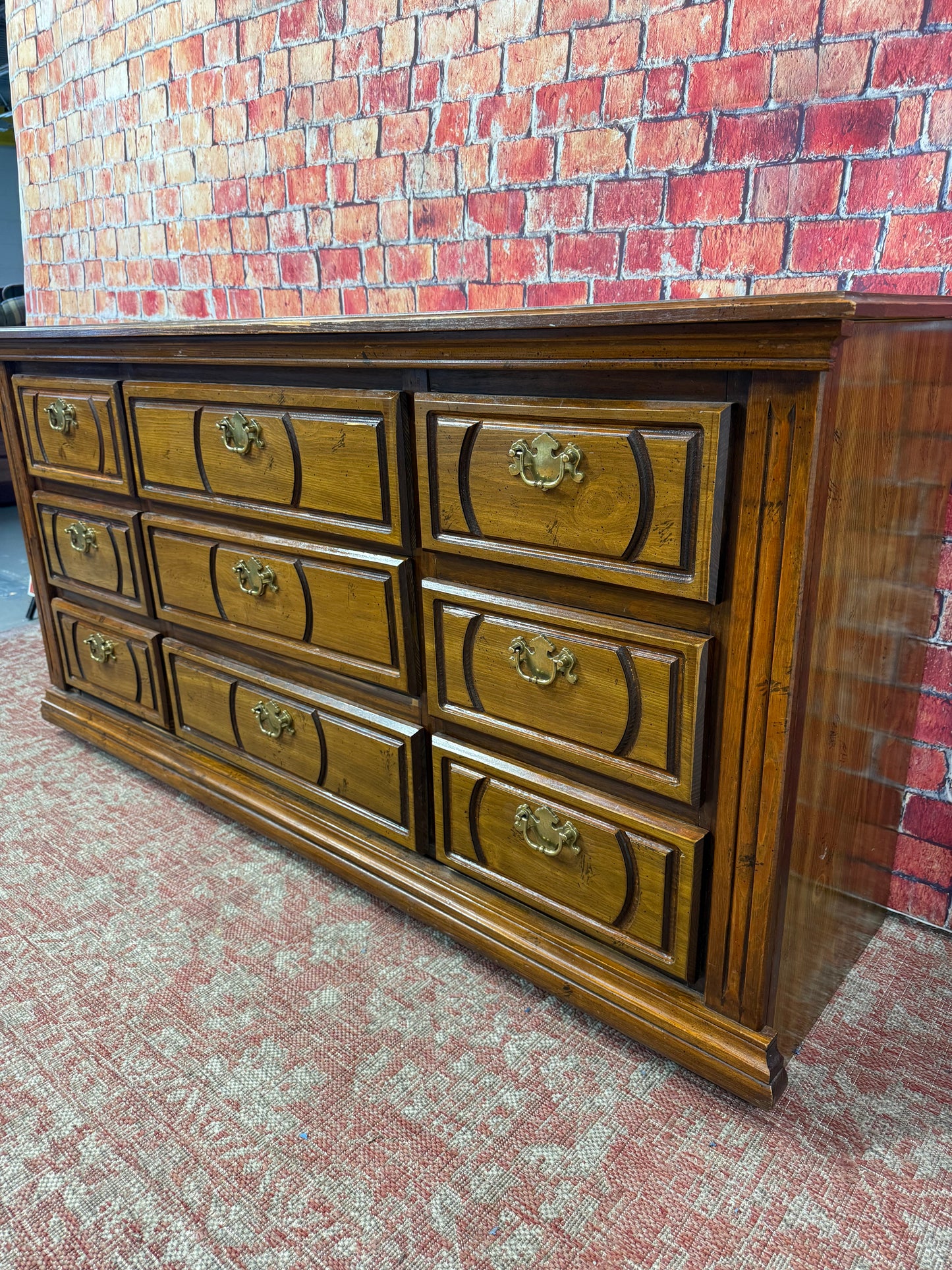 Dresser - 9 Drawers