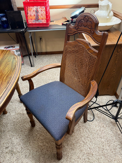 Table & 6 Chairs