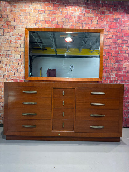 Thomasville MCM Dresser w/ Mirror